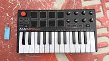 Piano Akai mini mpk
