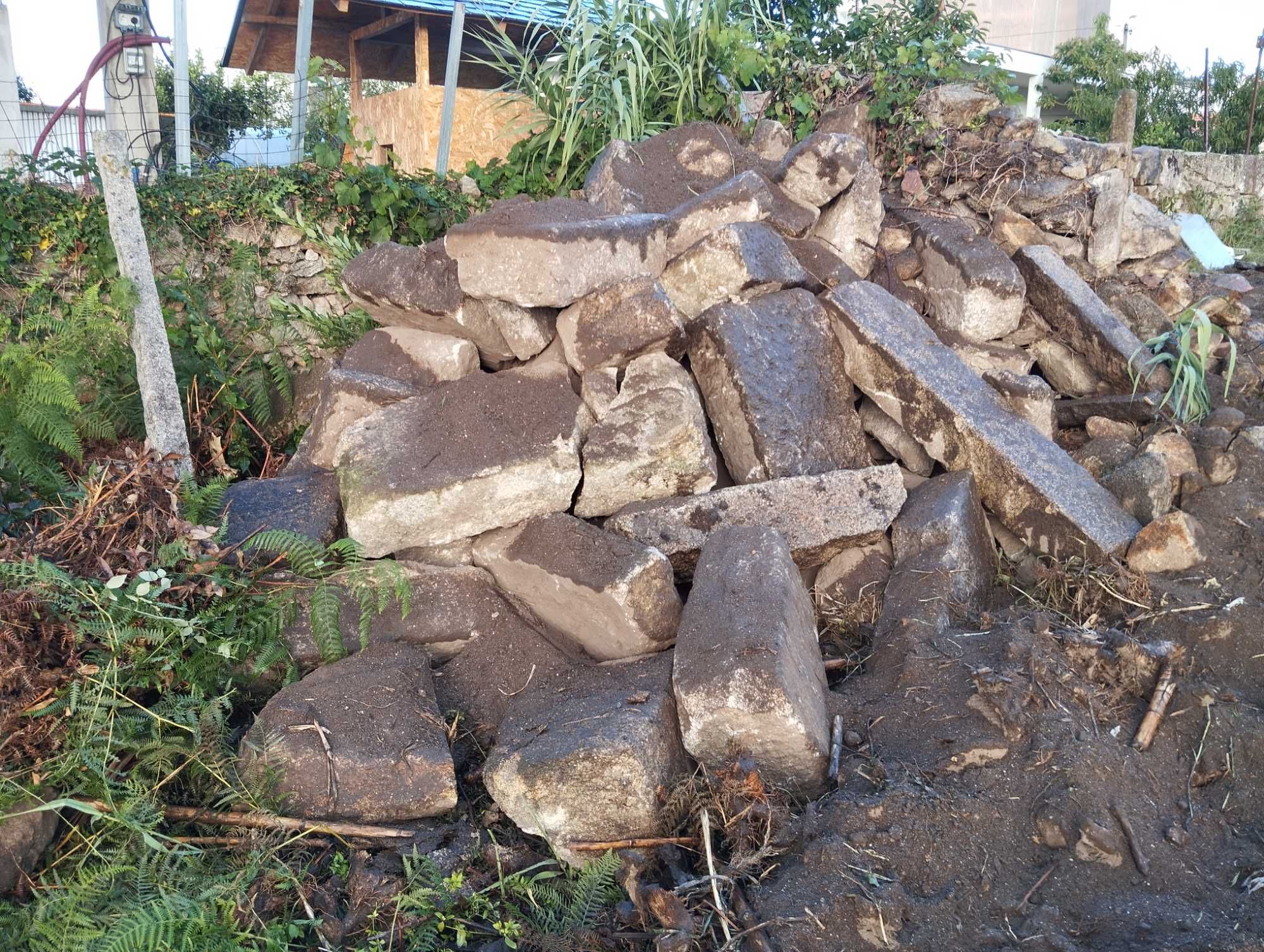 Dou Pedras cantaria/ granito - Maia