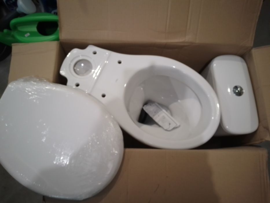 Комплект унітаз та кришка