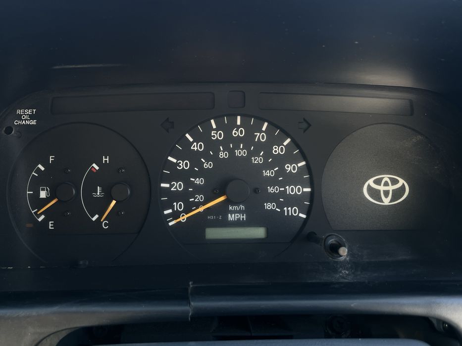 Toyota HiAce (2.5 дизель )