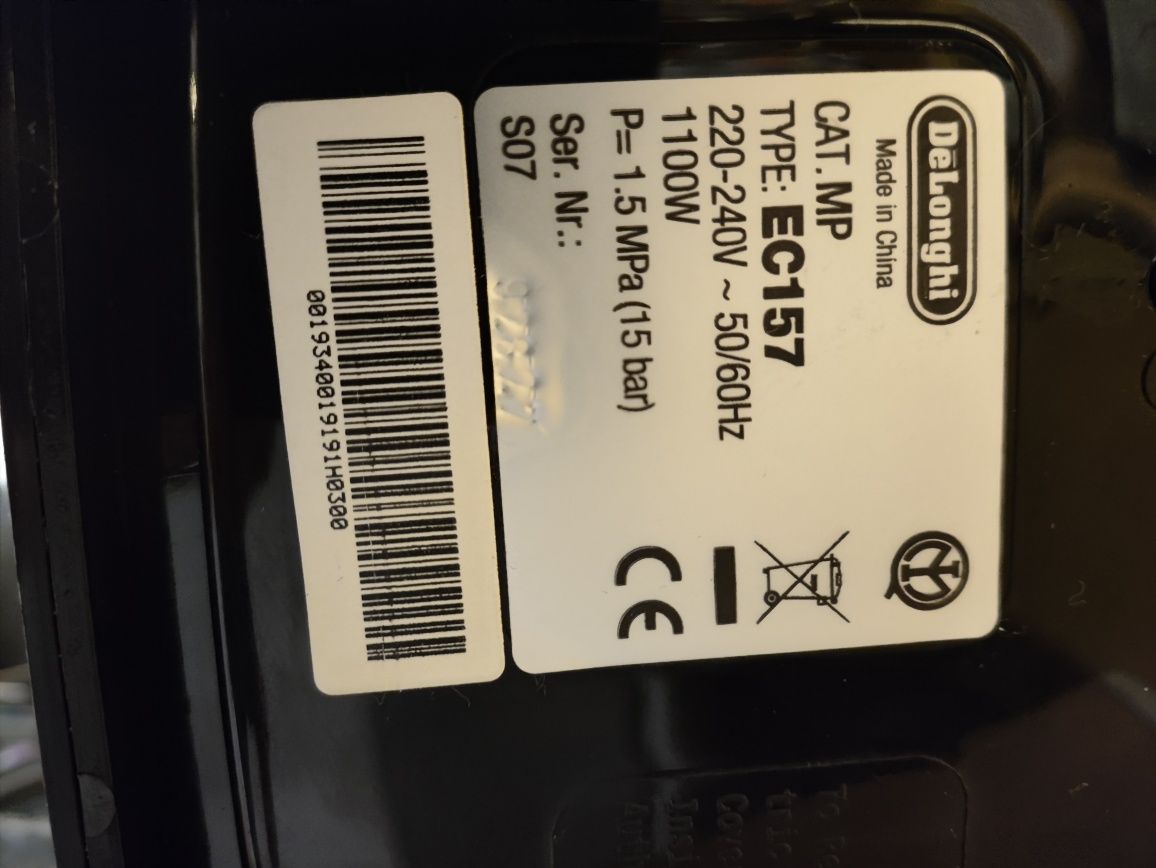 Ekspres kolbowy DeLonghi EC157