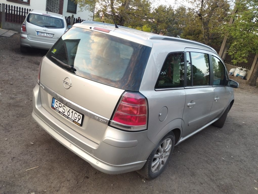 Opel Zafira B 1.9 150 kM stan b.dobry