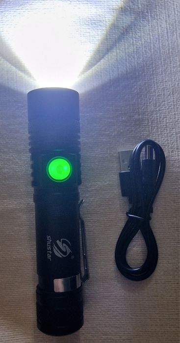 Lanterna led recarregável