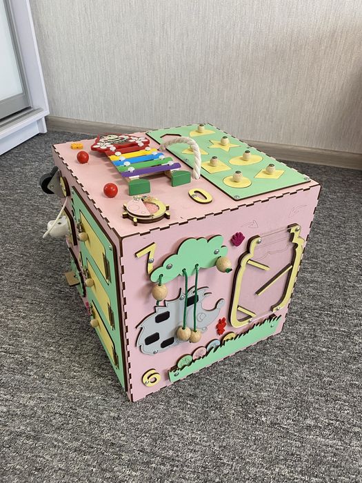 Бізікуб розвиваючий 30*30*30