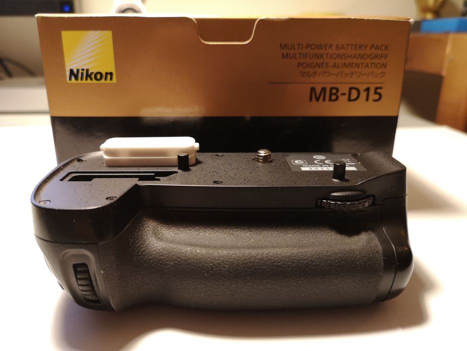 Nikon D7100 (Transmissor WiFi WU-1a, punho MB-D15, bateria EN-EL5)