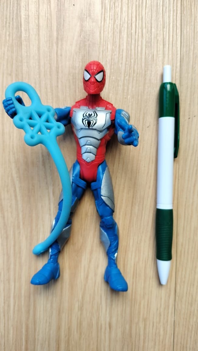 Figuras articuladas - Homem aranha e outros