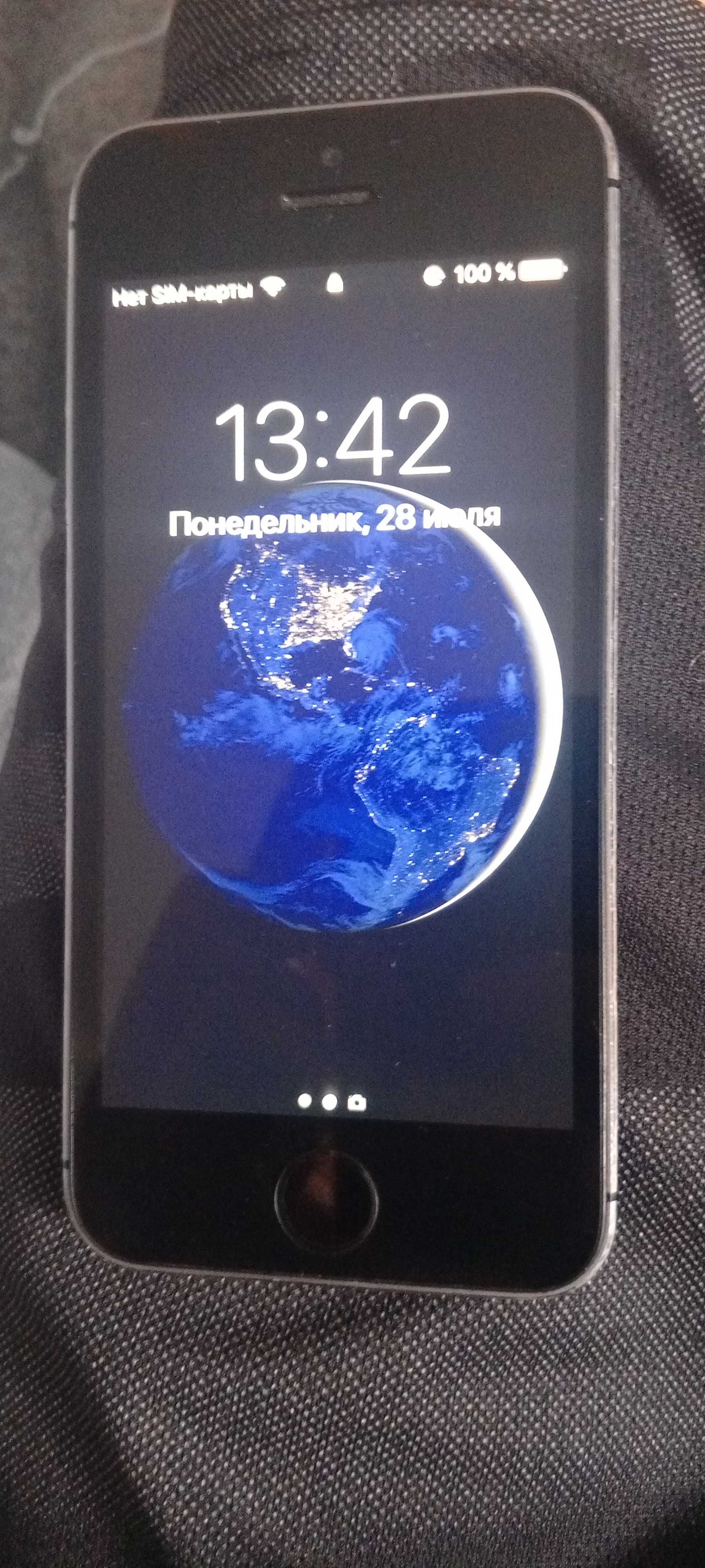 iPhone 5s с мінусів задня кришка поцарапкана а так в ідеальному стані