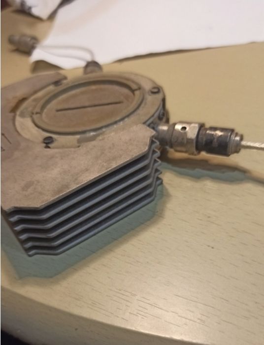 Феритовий коаксіальний вентиль ФВК3-107, випущений в 1992 році.