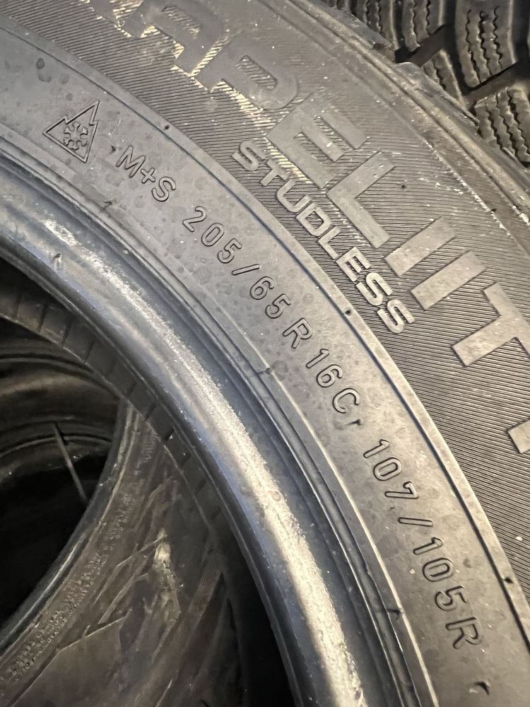 205/65/16C Nokian hakkapeliitta CR3