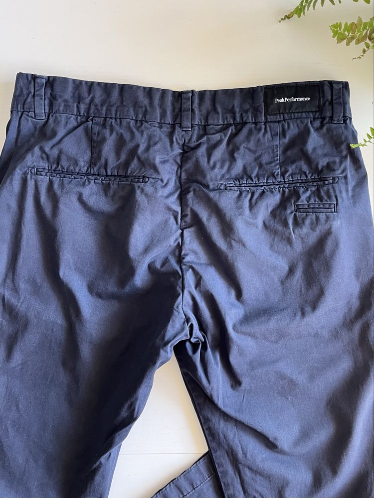 Peak Performance spodnie rozmiar 32/32 M  chinosy