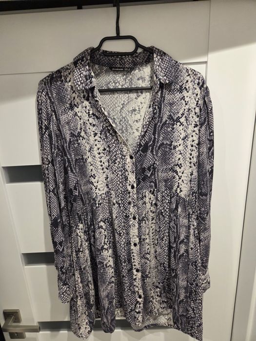 Sukienka rozpinana, na guziki