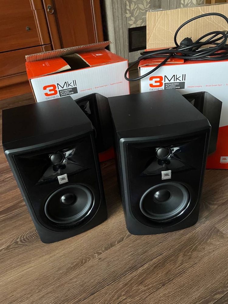 Акустика JBL 305P MKII (2 шт.)