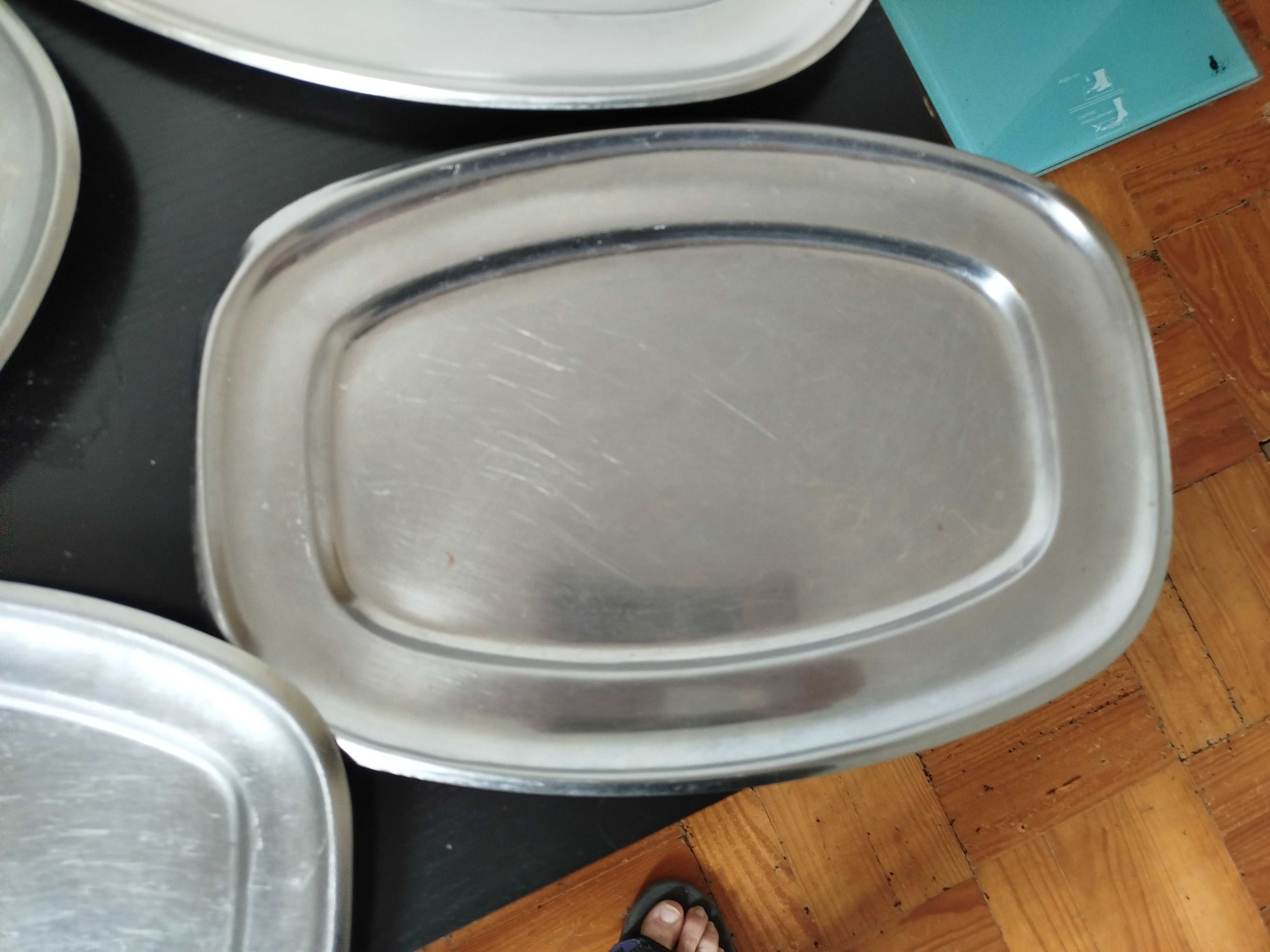 Conjunto de 4 travessas de servir a mesa em alumínio