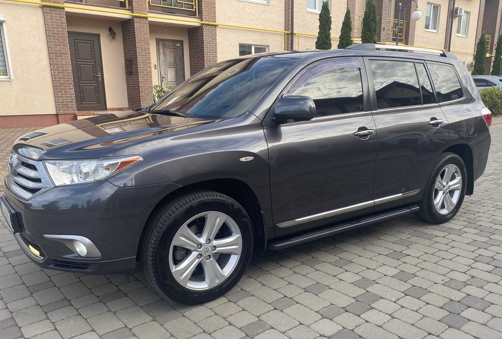 Продам Toyota Highlander 2013