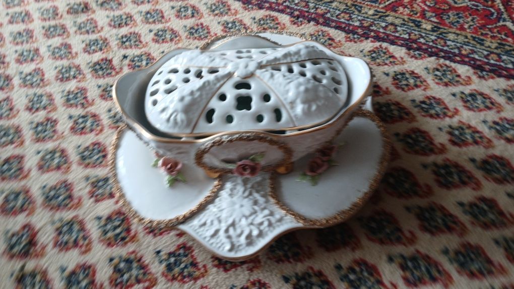Terrina e prato de porcelana