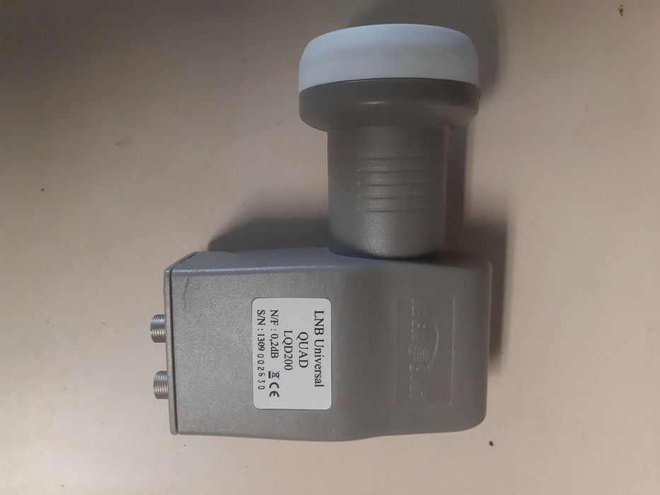 Cabeça Antena LNB Universal Quadruplo
