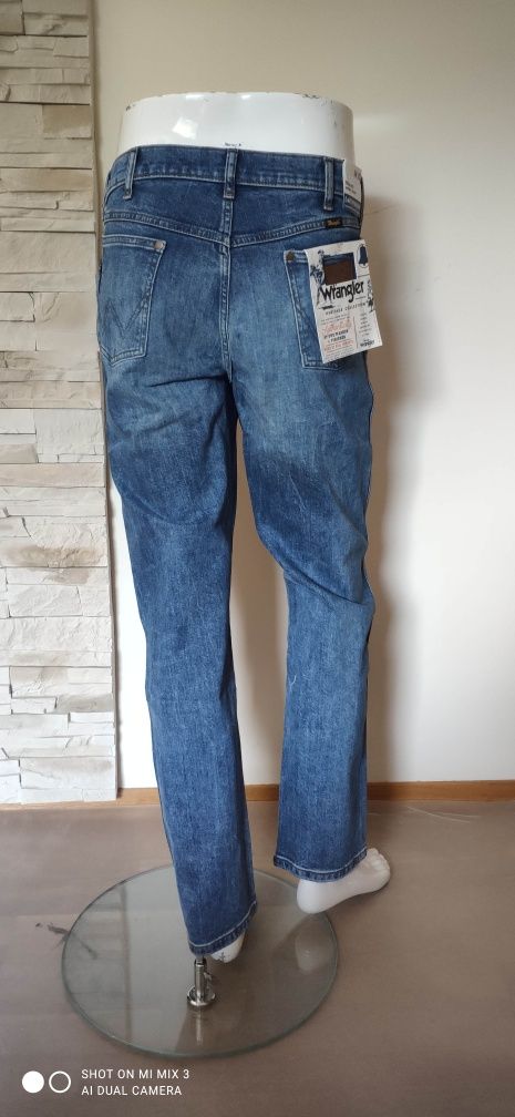 Wrangler Texas Straight Authentic Indigo męskie jeansy rozm 34/32