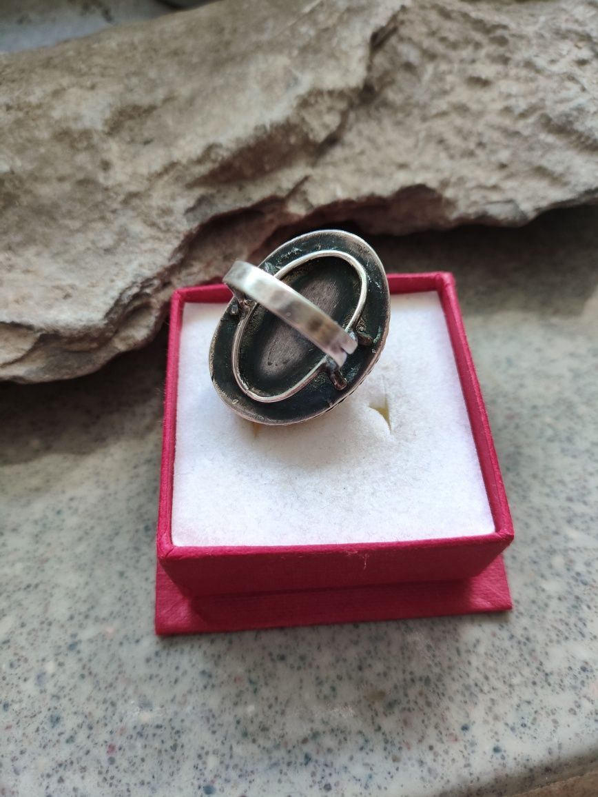 Stary srebrny pierścionek z bursztynem srebro