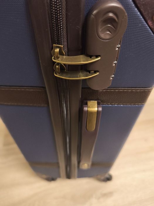 Чемодан на колесах, чемодан для путишествий, Валіза на колесах