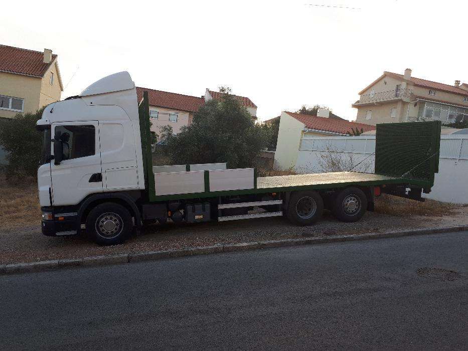 Prestação de Serviço com Camiões e Máquinas.