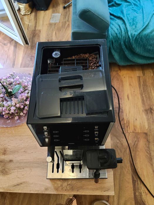 Sprzedam Ekspres do kawy DeLonghi