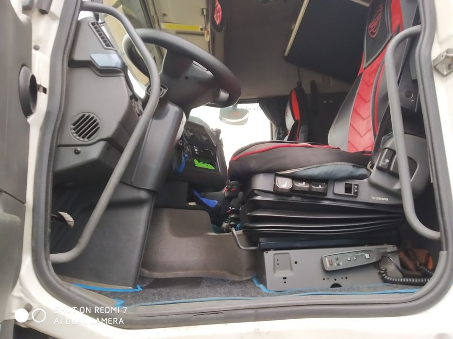 Продам Тягач Вольво с полуприцепы Шмиц.