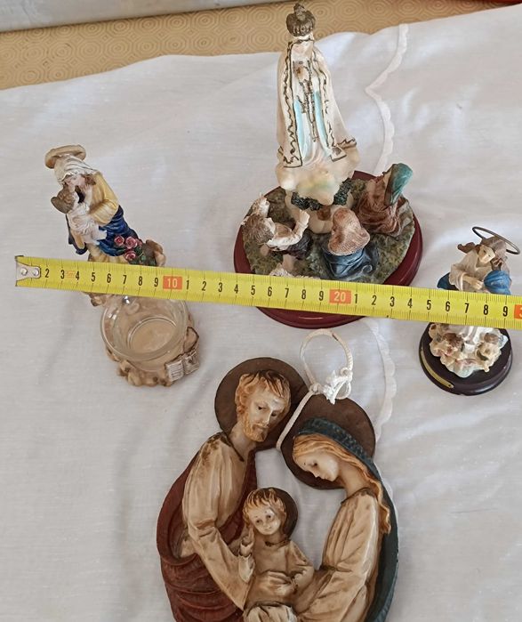 Sagrada Família e Santas religiosas em cerâmica