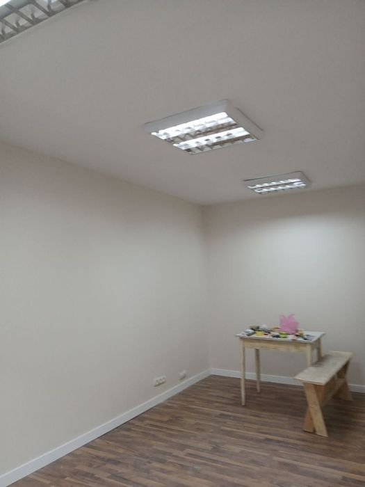 Продам шпалери гарної якості по вигідній ціні.