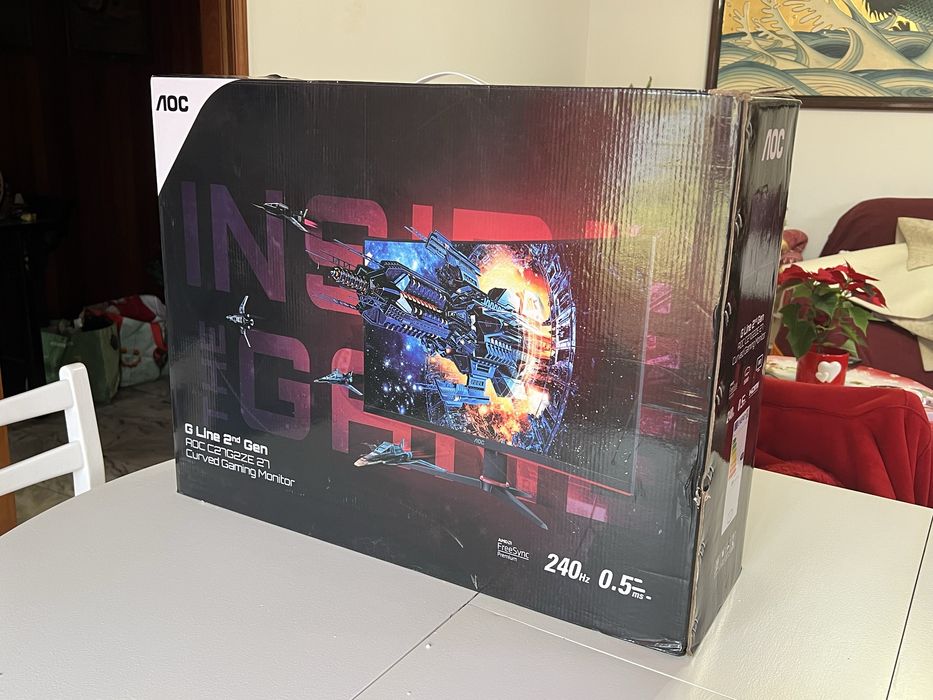 Monitor Curvo AOC C27G2ZE VA 27" FHD 16:9 240Hz FreeSync - C27G2ZE/BK