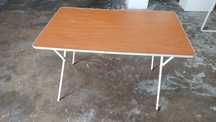 Mesa rebativel castanha