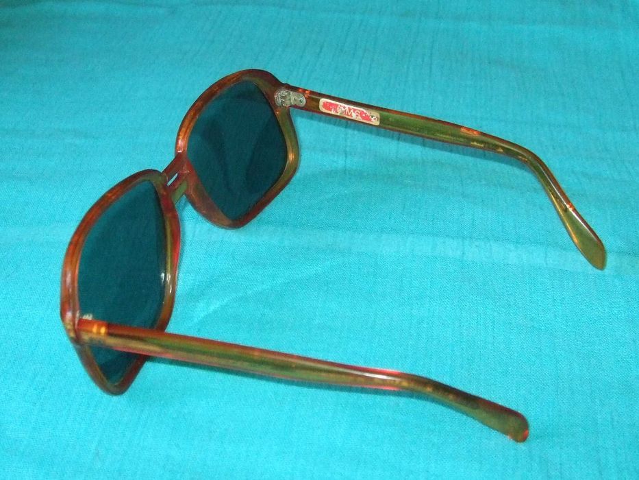 Очки из 70-х, Франция