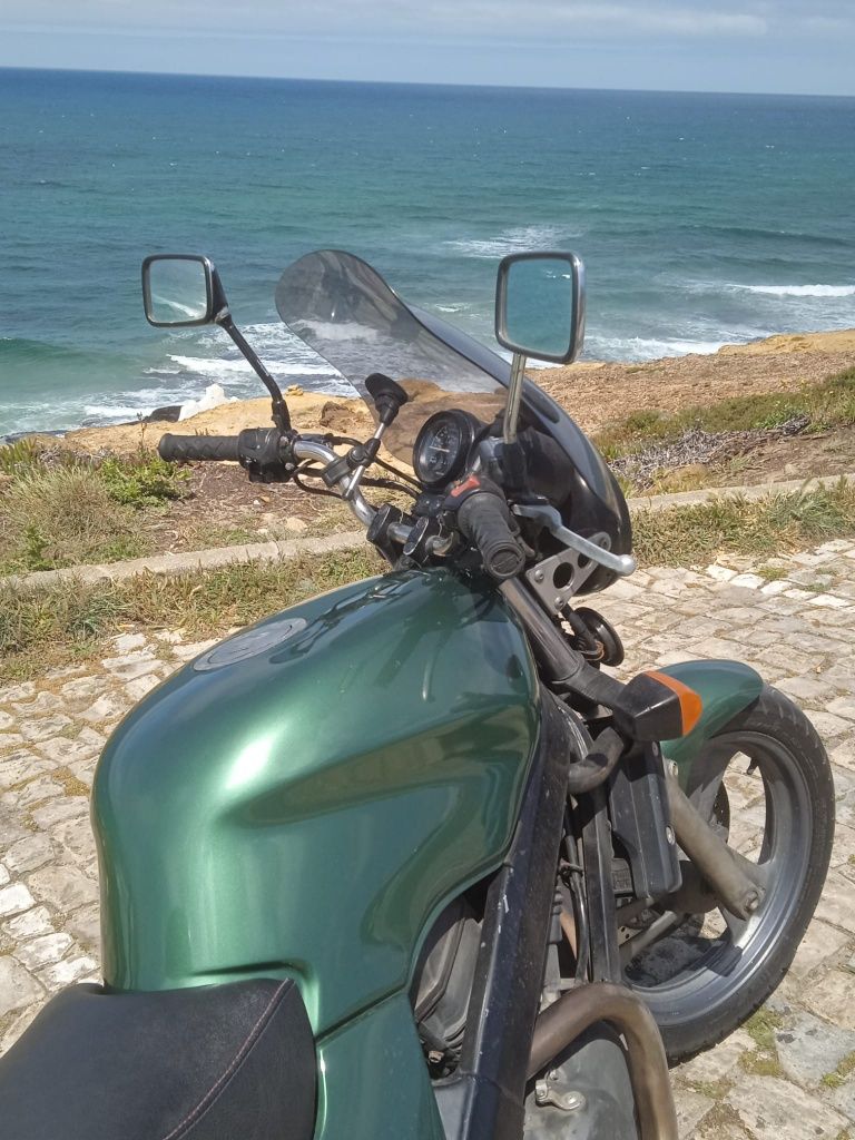 Honda ntv 650 em bom estado