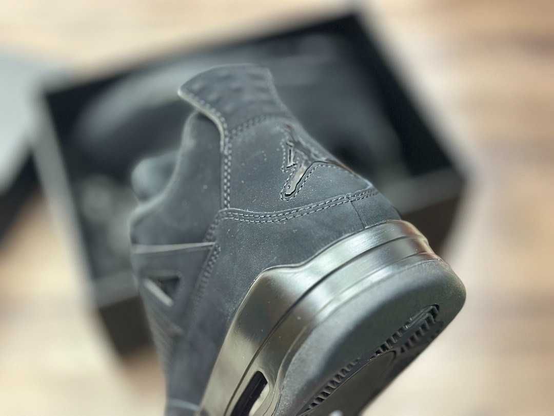 Jordan 4 rétro Black Cat.46