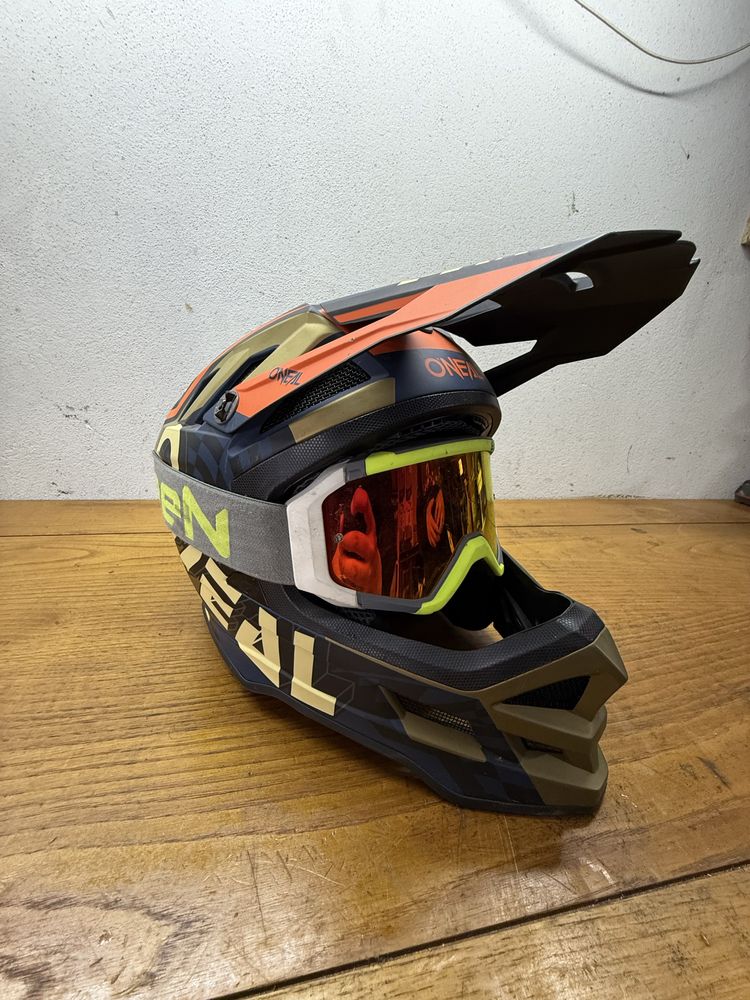 Capacete O NEAL mais oculos