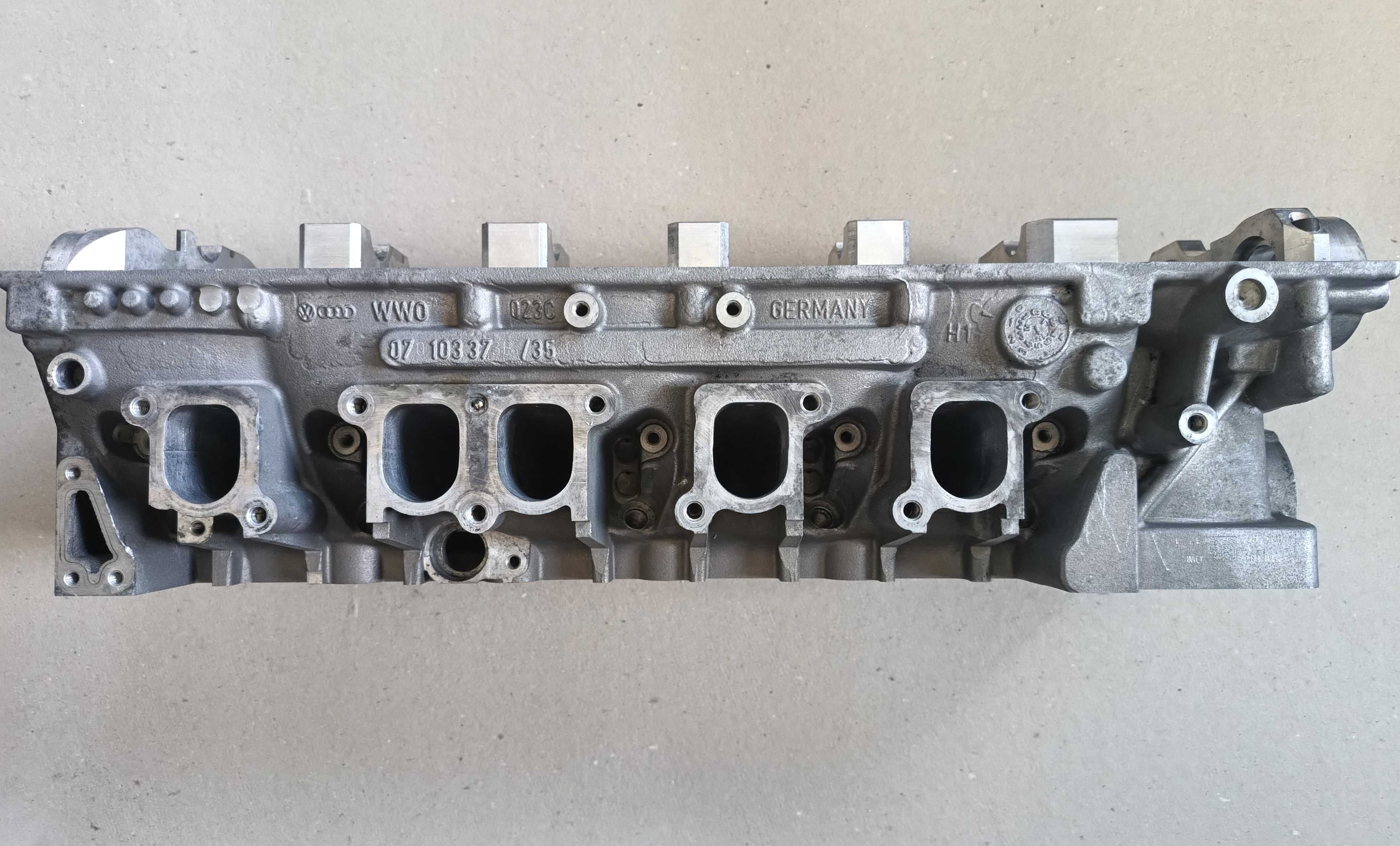 GŁOWICA Audi VW 2.5 TDI 10V Pomprowtr. AXD / R0701.03.373A / T5 Tuareg