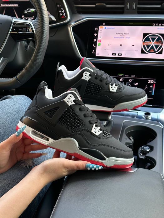 Жіночі термо(теплі) кросівки Nike Air Jordan 4 Retro Bred