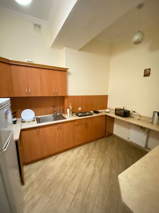 Оренда 1 окремої кімнати пл. Петрушевича (Центр)