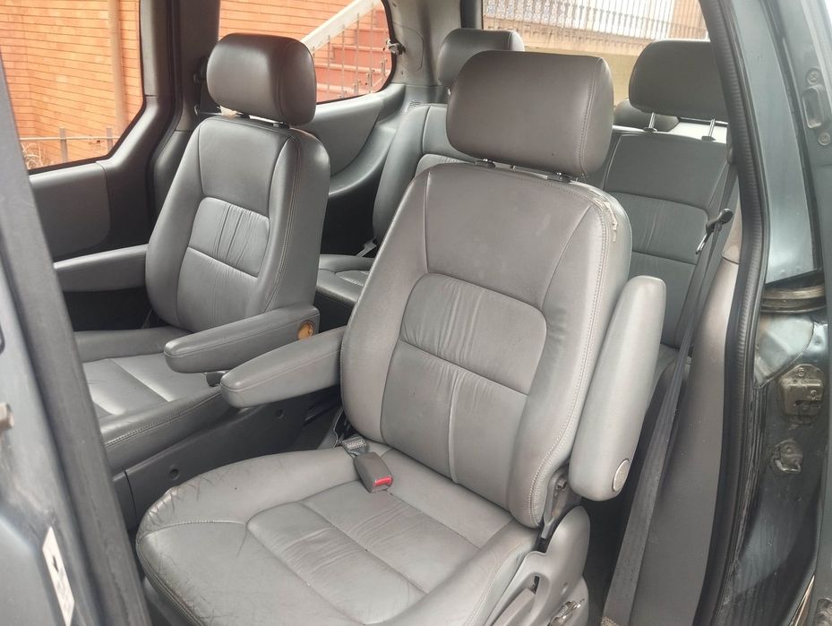 Carrinha Kia Carnival 7 lugares