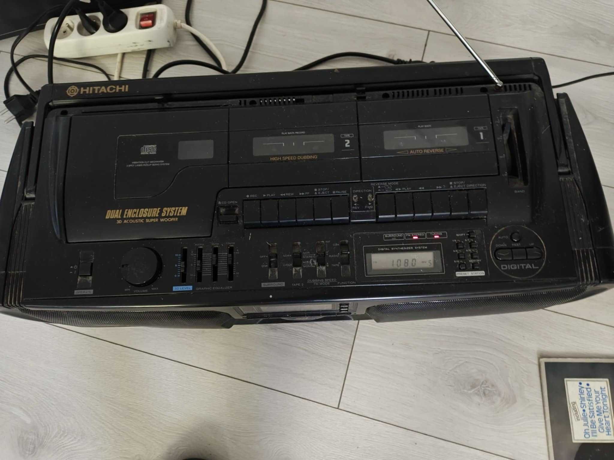 Boombox Hitachi CX W750E