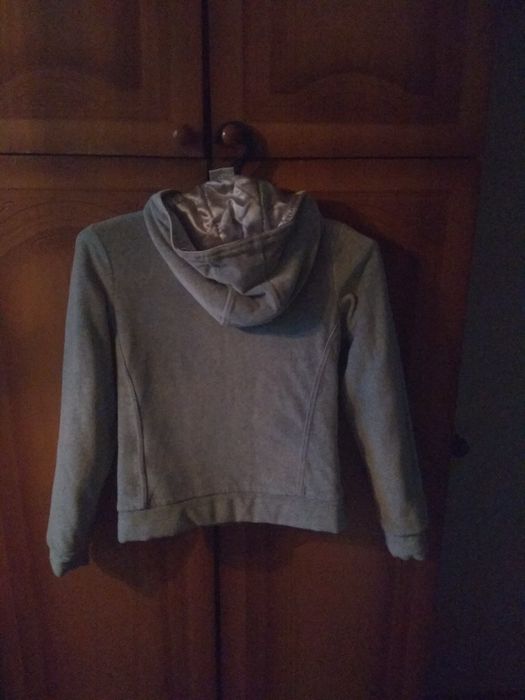 продам женскую куртку осень весна