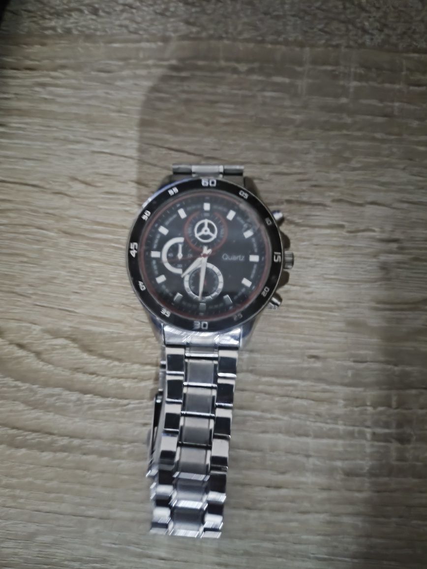 Zegarek Quartz wykonany z stali nie rdzewnej