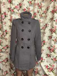 Женское пальто в размере XS. Серое пальто Jennyfer XS