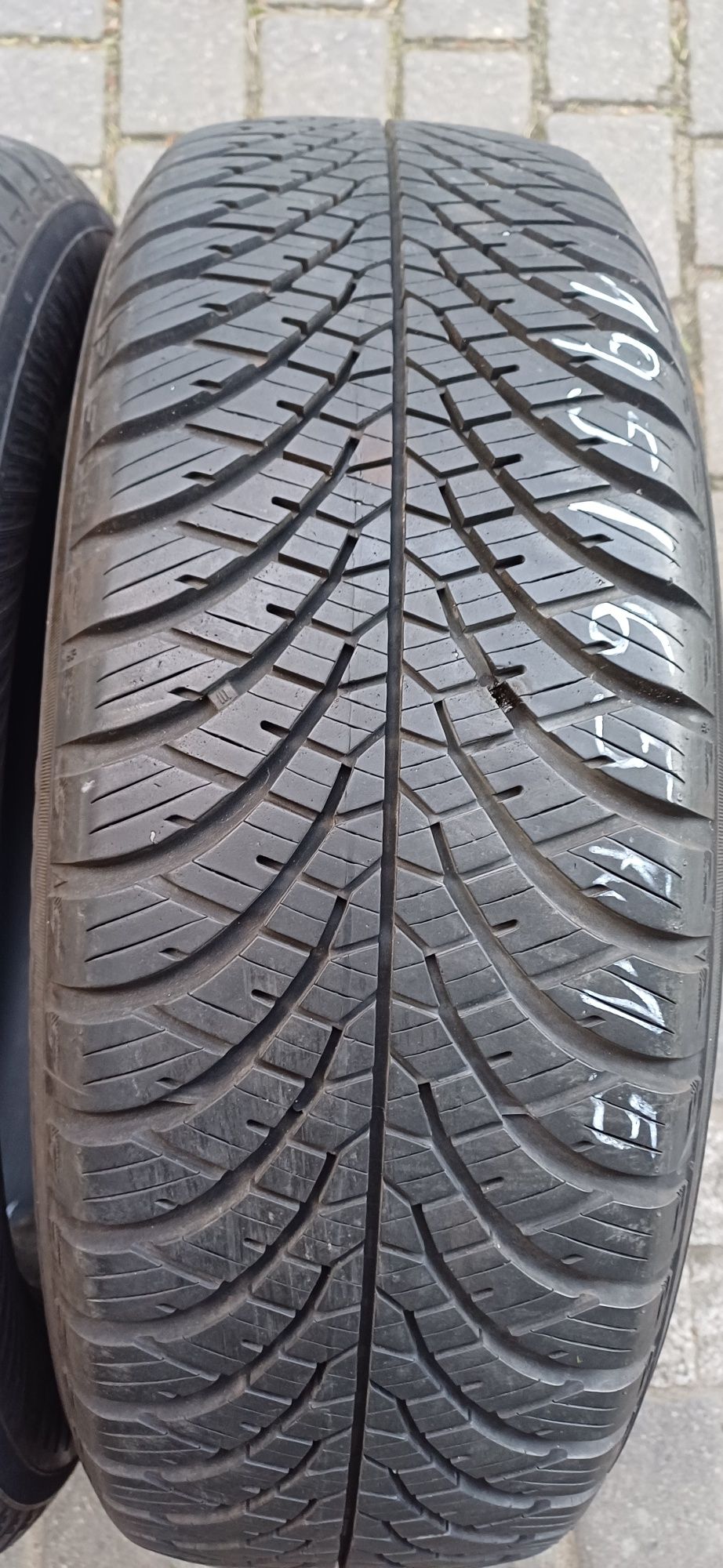 195/65R15 91H YOKOHAMA , dwie opony wielosezonowe.
