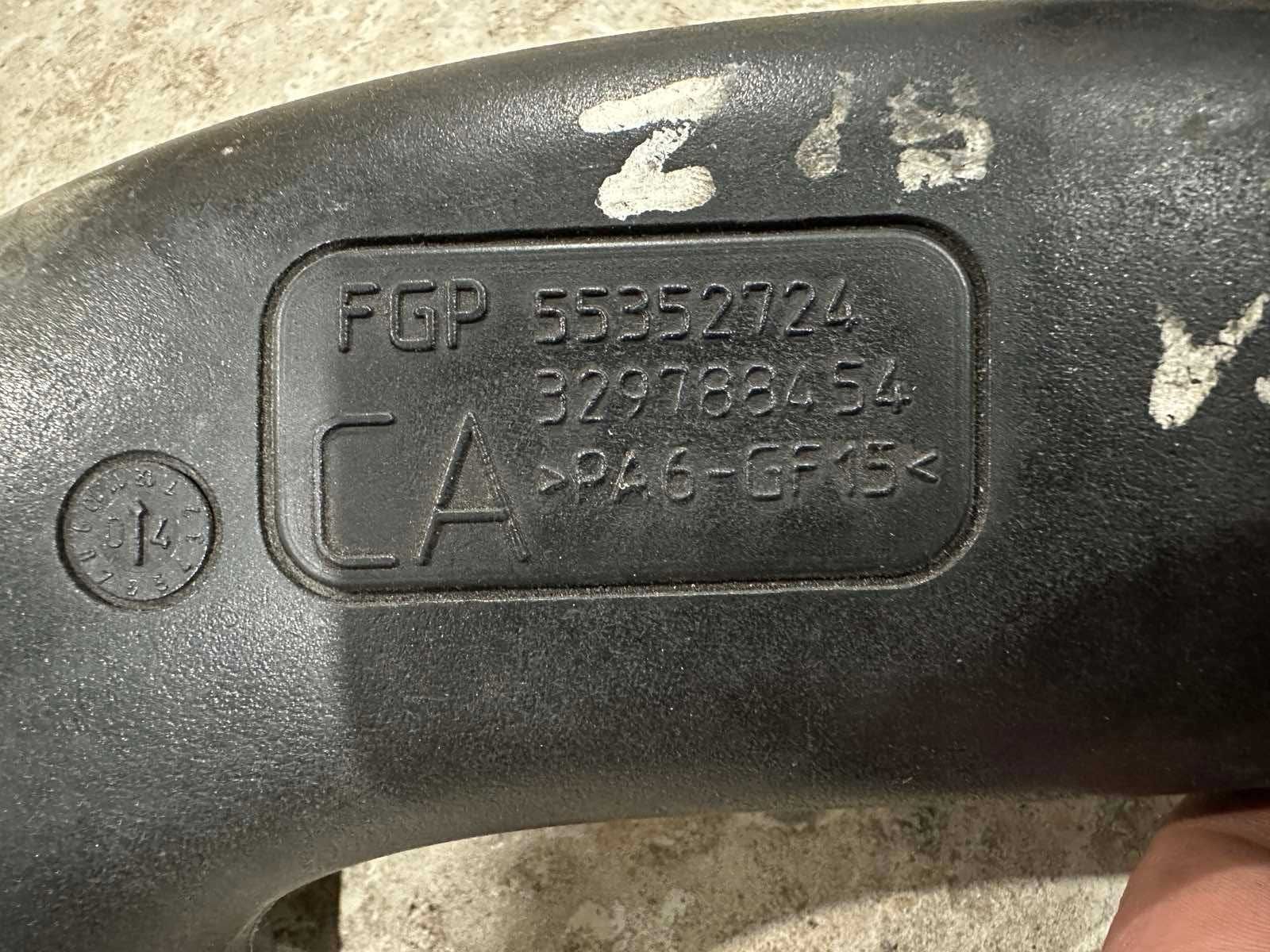 Патрубок интеркулера 1,9 cdti opel vectra c 2002-  55352724