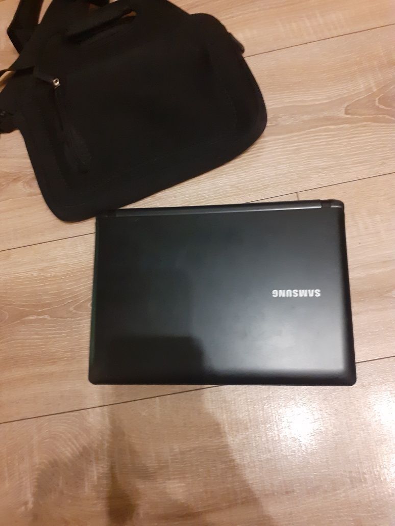 Mały Laptop Samsung 10Cali