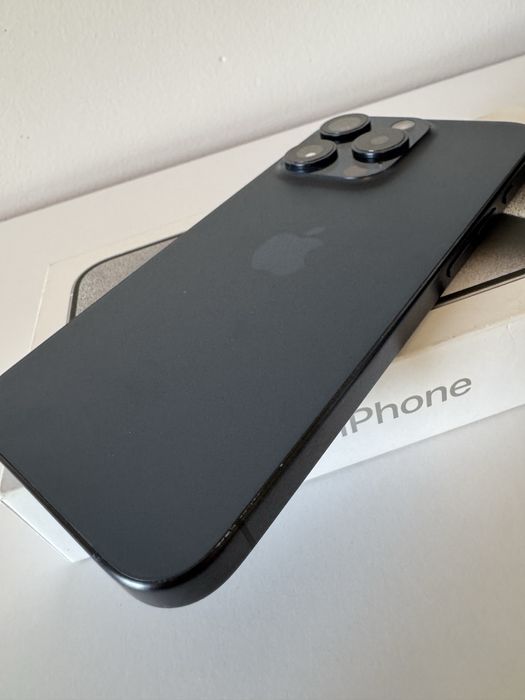 Iphone 15 pro niebieski 128gb kondycja 92%