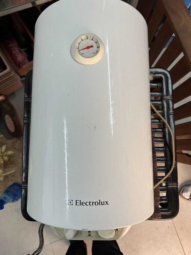 Бойлер Electrolux EWH 30 Quantum Slim