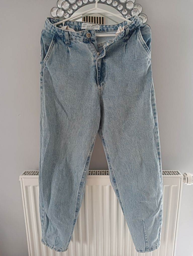 Spodnie jeans baloon fit Stradivarius