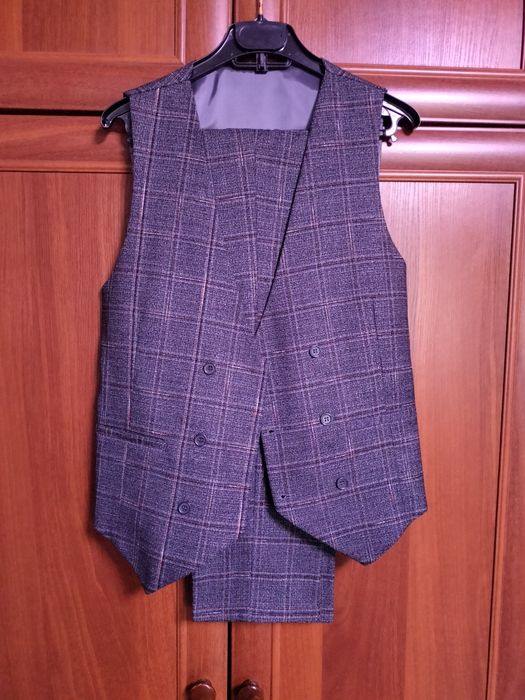 костюм для хлопця,трійка