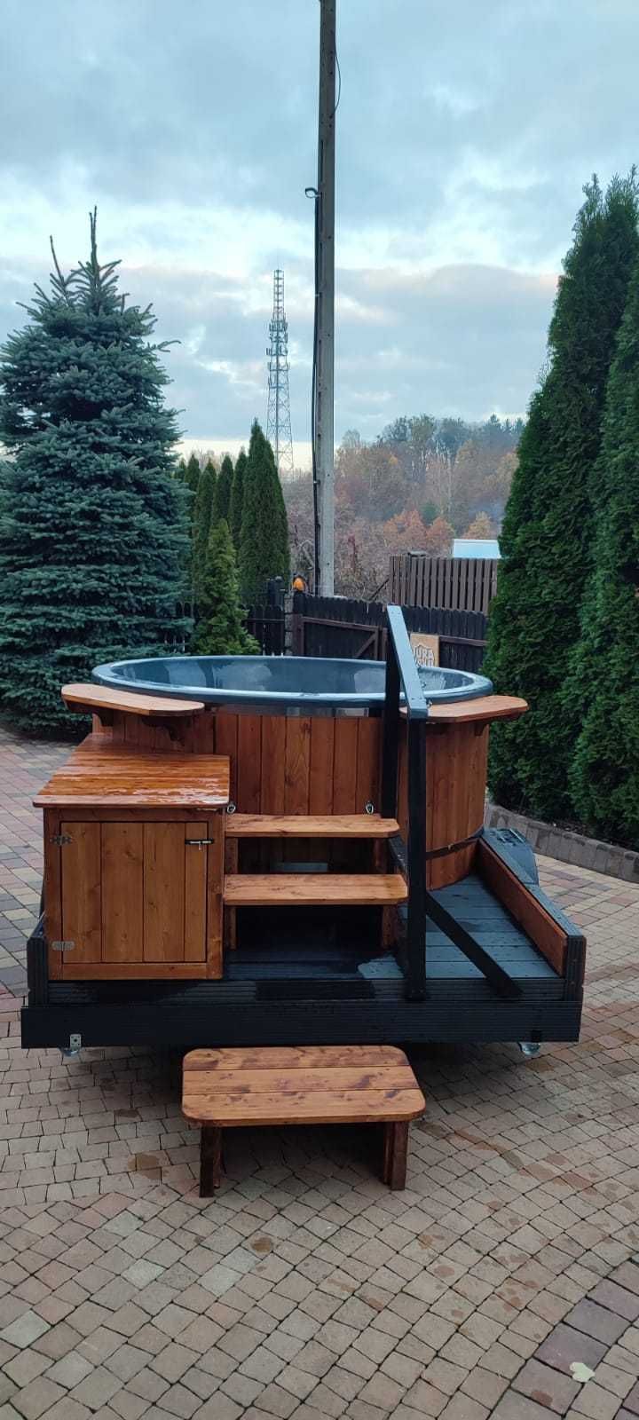 Balia mobilna z jacuzzi